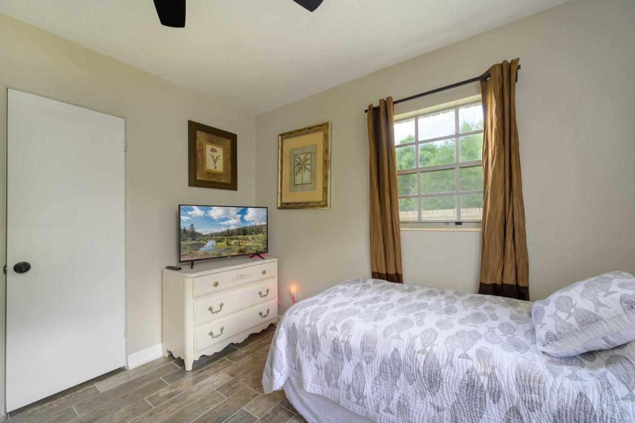 Lakefront Home With Screened Porch And Grill Winter Haven Eksteriør billede
