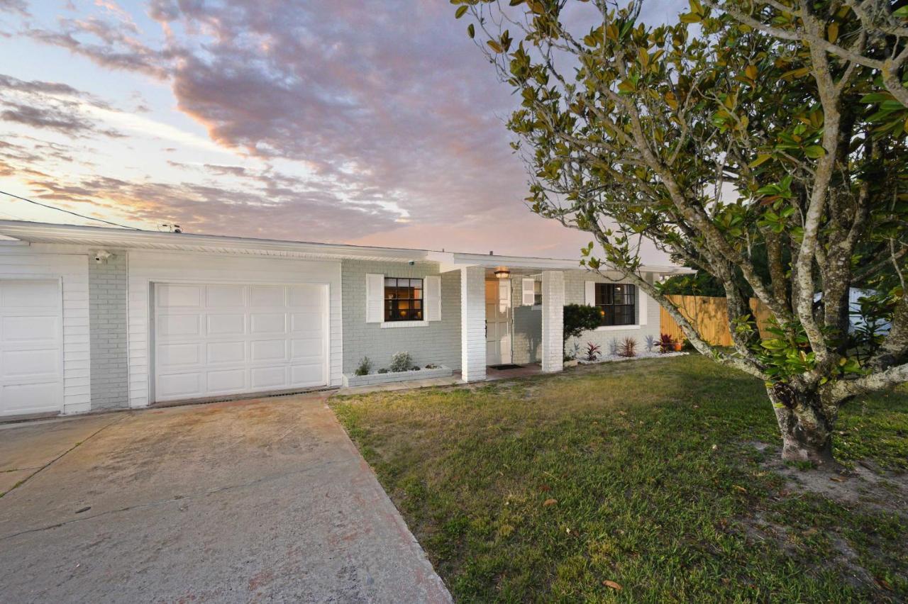 Lakefront Home With Screened Porch And Grill Winter Haven Eksteriør billede